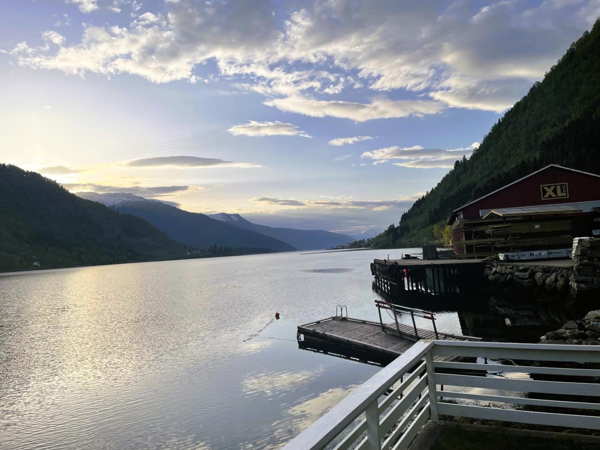 Der Fjordtraum In Balestrand Direkt Am Wasser 外观 照片