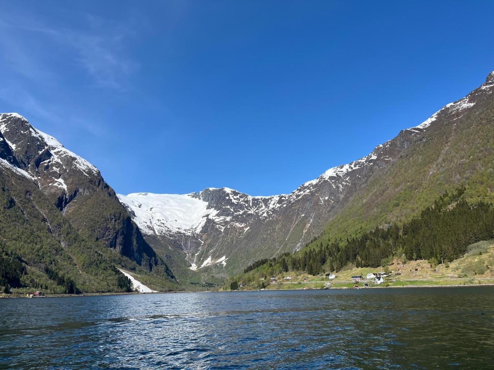 Der Fjordtraum In Balestrand Direkt Am Wasser 外观 照片