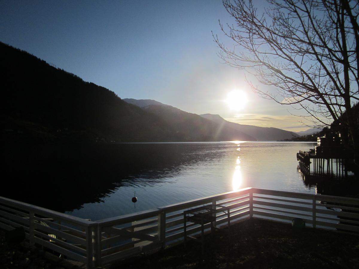 Der Fjordtraum In Balestrand Direkt Am Wasser 外观 照片
